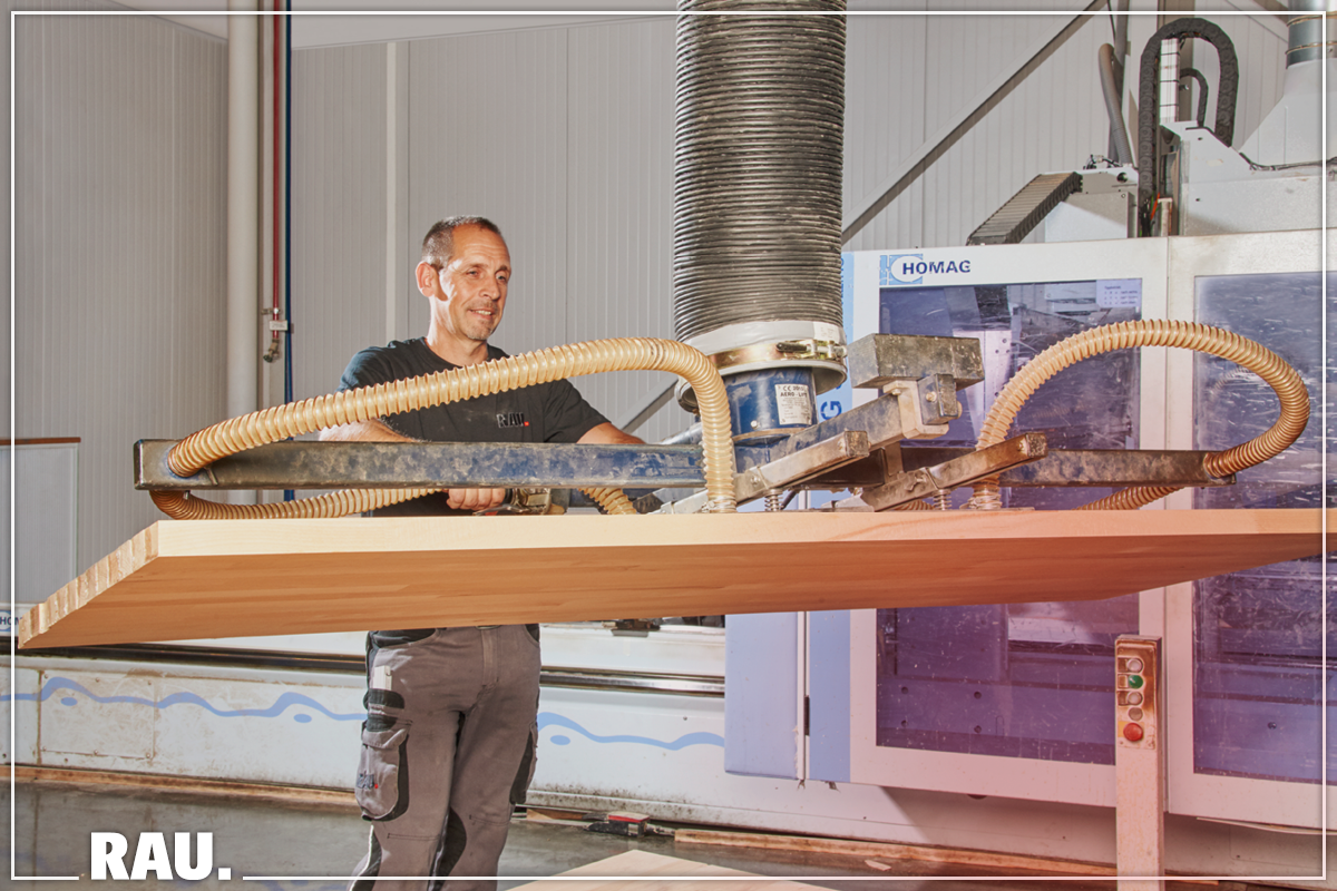 Herstellung von Buche-Massiv-Arbeitsplatten mit ausgesuchtem Holz aus heimischen Wäldern