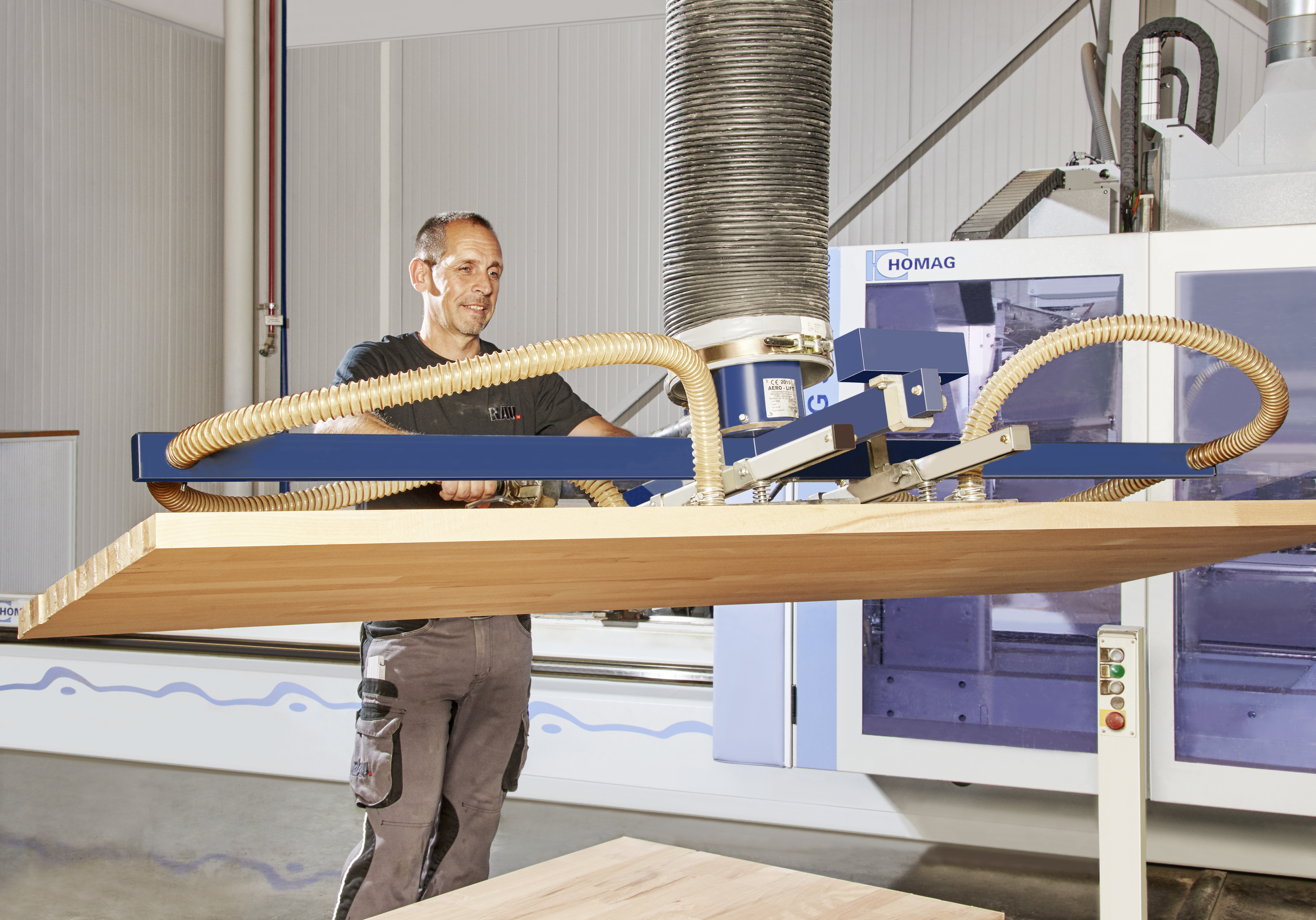 Herstellung von Buche-Massiv-Arbeitsplatten mit ausgesuchtem Holz aus heimischen Wäldern